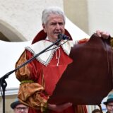 Heinz Sasse beim Ausrufen des kommenden Schützenfestes.