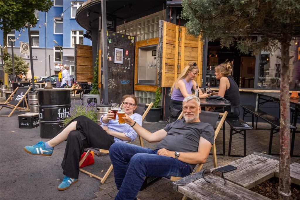 Trinkhallen, oder „Buden“, sind Teil der Ruhrgebietskultur. Die Bude 116einhalb steht exemplarisch für diesen unkomplizierten Biergenuss in Dortmund.