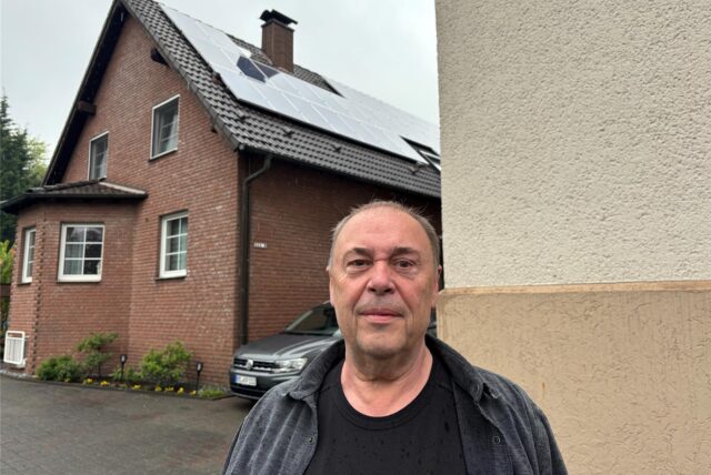 Seit 2011 speist Westnetz-Kunde Klaus-Peter Hofmann aus Recklinghausen-Röllinghausen über seine Photovoltaik-Anlage Strom ins Netz.