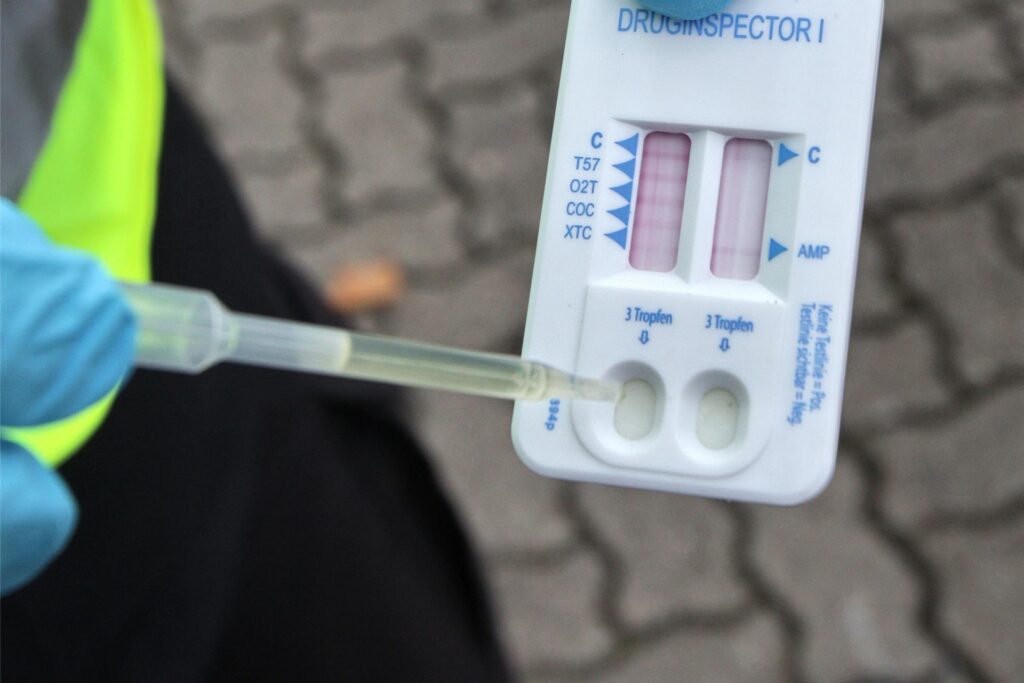 Ein Drogentest-Kit der Polizei in Großaufnahme. Ein Drogentest-Kit der Polizei in Großaufnahme.