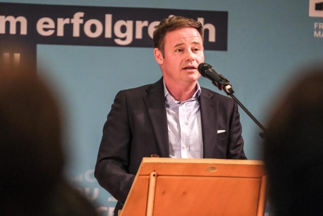 Lars Ehm am Rednerpult.