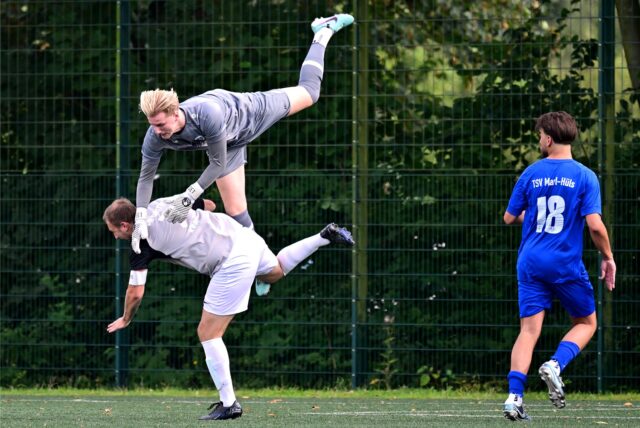 Keiner fliegt schöner als Sascha Ebert: Aber die Hülser Nummer 1 verabschiedet sich im Sommer zum FC Marl.