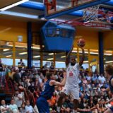 Bryant Allen fliegt
