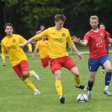 Das Bezirksliga-Topspiel in der Staffel 10 am 4. Mai zwischen Mengede 08/20 und dem FC Castrop-Rauxel (rote Trikots) endete mit einem knappen 2:1-Sieg für den FC.