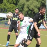 Der „Dosenöffner“ für den FC Marl: Fabian Kudlek (r.) köpft nach einer Ecke von Kim Völkel zur 1:0-Führung ein. Söldes Lukas Rauße hat das Nachsehen.