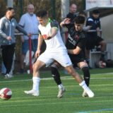 Eintracht Ickern (weißes Trikot) konnte sich eine Halbzeit gegen den Spitzenreiter behaupten.