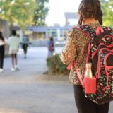 Drei neue Schulstraßen hat die Stadt Castrop-Rauxel vor Grundschulen eingerichtet, nun folgt eine Einbahnstraße direkt vor der neuen Gesamtschule Ickern.