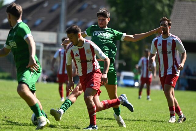Muhammed Salman (2.v.r.) machte beim 3:0-Sieg von GW Erkesnschwick gegen Spitzenreiter Kültürspor Datteln ein überragendes Spiel. Wird er der neue Spieler des Spieltags im Ostvest?