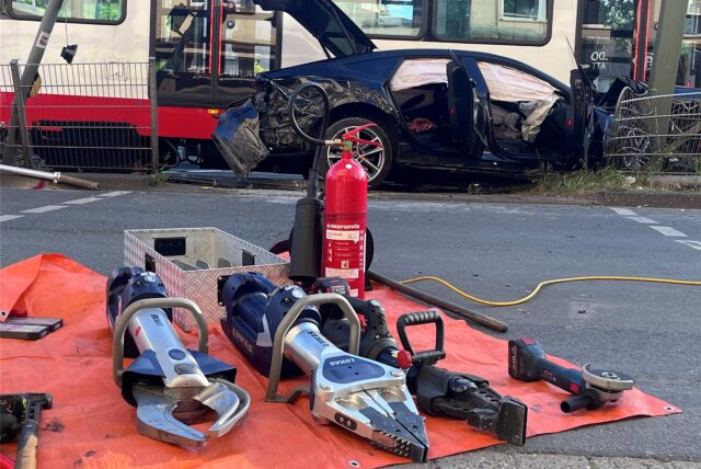 Unfall zwischen Pkw und Stadtbahn in Dortmund