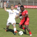 Für Nils Da Costa Pereira (vorn, links) und die Spvgg. Erkenschwick geht es am Mittwochabend zum Aufsteiger VfL Bochum.