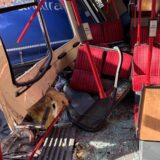Das Foto zeigt eine völlig zerstörte Stadtbahn in Dortmund.
