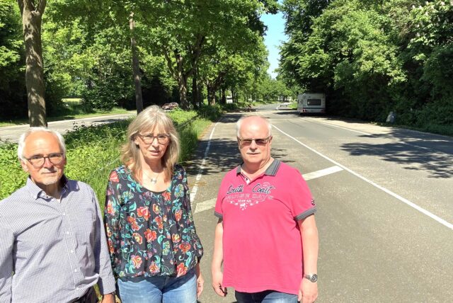 SPD-Politiker auf der Universitätsstraße in Dortmund-Eichlinghofen