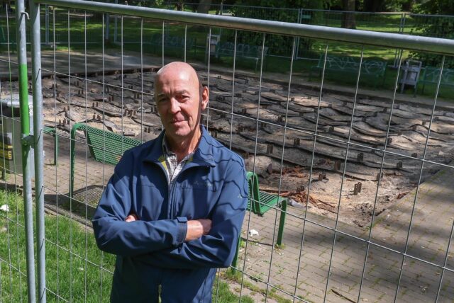Klaus Ress vor der Tanzfläche im Dortmunder Westpark.