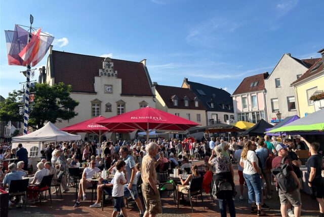 Voller Marktplatz in Haltern