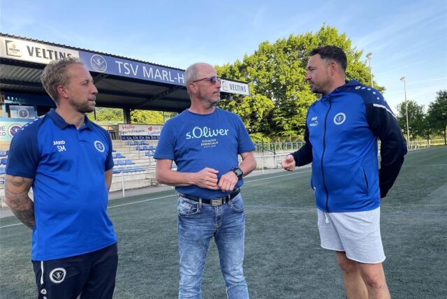 TSV-Vorsitzender Marcel Kirch, der künftige „Direktor Marlocherwerk“ Ralf Groß und Vorstandsmitglied Sebastian Mein