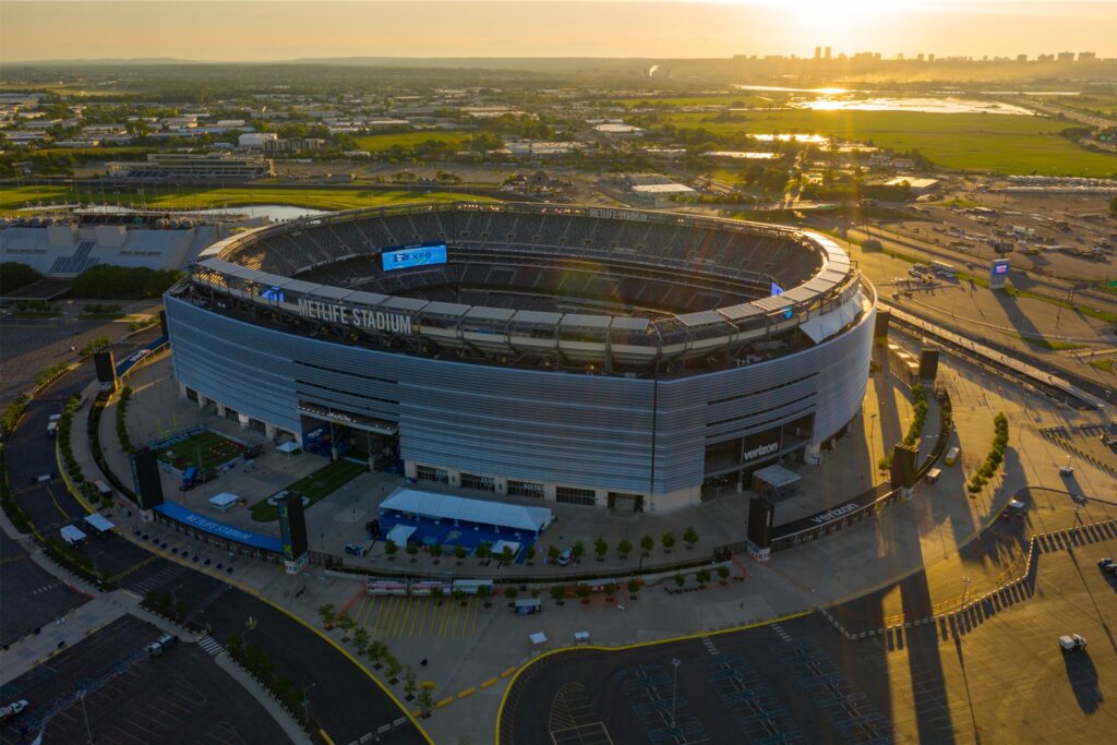 Luftbild des MetLife Stadium in der Nähe von New York, in dem die Halbfinals und das Finale der Klub-WM 2025 ausgetragen werden. Luftbild des MetLife Stadium in der Nähe von New York, in dem die Halbfinals und das Finale der Klub-WM 2025 ausgetragen werden.