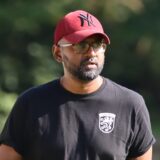 Athavan Varathan läuft auf dem Platz.
