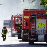Einsatzwagen der Feuerwehr Dortmund parkt am Straßenrand.