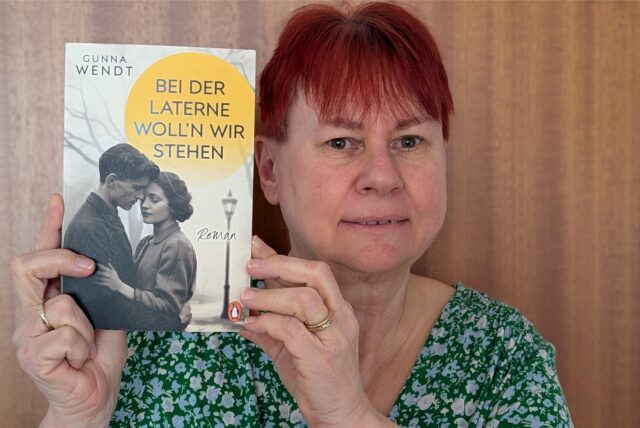 Buchcover „Bei der Laterne woll´n wir stehen“