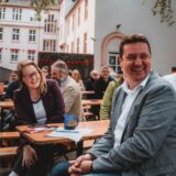Rajko Kravanja an der Spitze des Teams für die Kommunalwahl 2025 bei der SPD. Am Samstag freute sich der amtierende Bürgermeister mit der Parteivorsitzenden Lisa Kapteinat über 100 Prozent Zustimmung.