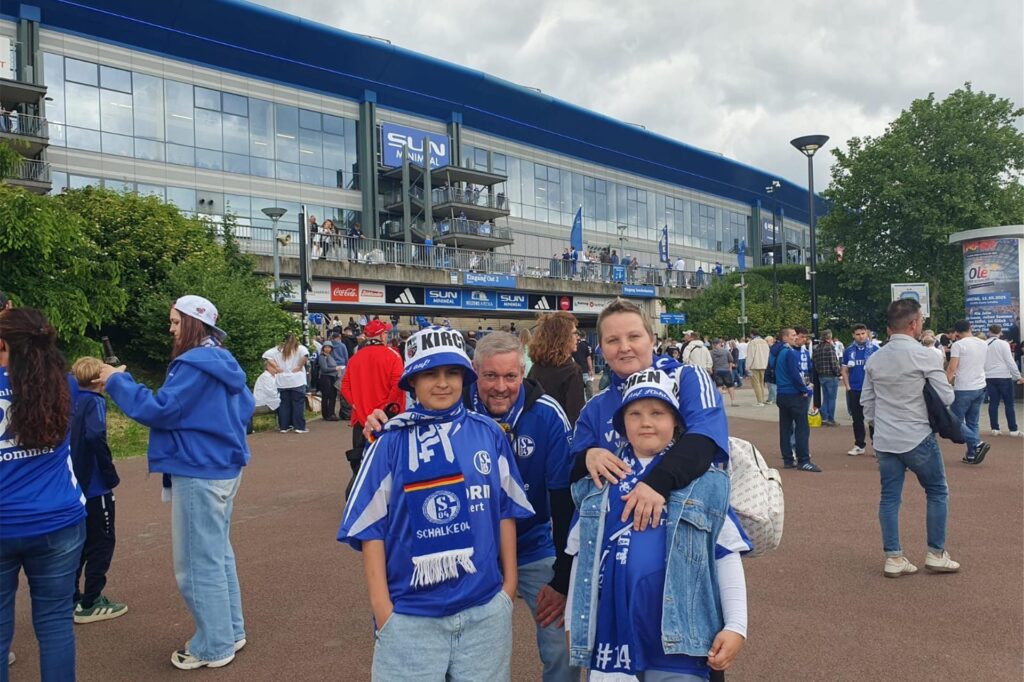 Familie Smutek beim Schalke-Spiel