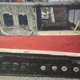 Das Kettenfahrzeug aus dem Zweiten Weltkrieg.
