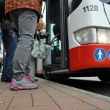 Fahrgäste steigen in Castrop-Rauxel in einen Bus der Vestischen ein