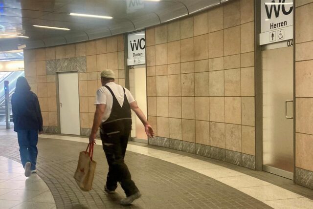 Neben den öffentlichen Toiletten in der U-Bahn Haltestelle Kampstraße haben auch die WC´s in der Station Reinoldikirche wieder geöffnet. Wir möchten wissen: Wie seht ihr die Toiletten-Situation in Dortmund?