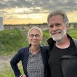 Stefanie Hugot und Heinz Aarsen vor dem Baufeld des Industriegebiets Im Dicken Dören an der Stadtgrenze von Dortmund und Waltrop.