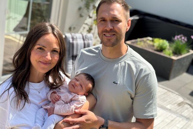 Babyglück bei Familie Schmitt aus Ickern: Mama Jacqueline und Papa Fabian freuen sich über die Geburt von Matilda am 6. Mai 2025. Es ist das vorletzte Kind, das im Rochus-Hospital in Castrop zur Welt kam.