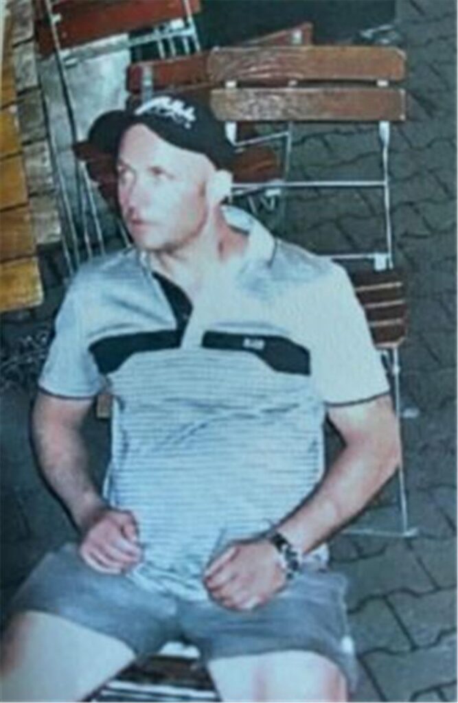 Fahndungsfoto der Polizei zeigt mutmaßlichen Kneipeneinbrecher aus Recklinghausen.