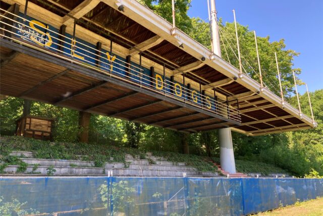 Das Jahnstadion wird aktuell vom Baseball-Verein Sly Dogs als Trainings- und Spielstätte genutzt.