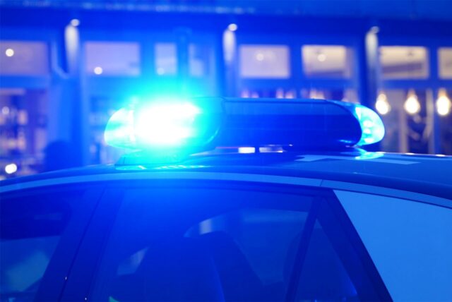 Streifenwagen mit Blaulicht