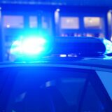 Streifenwagen mit Blaulicht