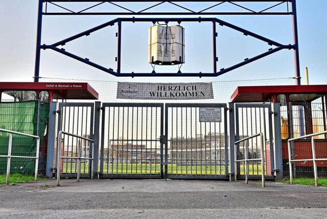 Badeweiher-Stadion des VfB Hüls