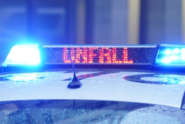 Polizei, Feuerwehr und Rettungskräfte waren auf der A43 vor Ort.