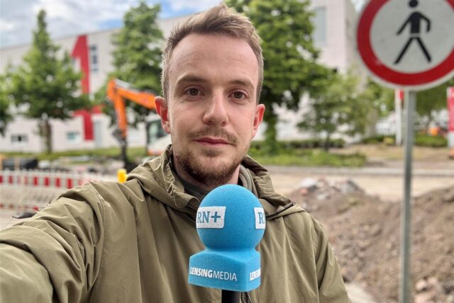 Reporter Tewe Schefer am Altstadtring.