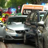 Rettungskräfte versorgen einen Verletzten nach einem Unfall in Dortmund.