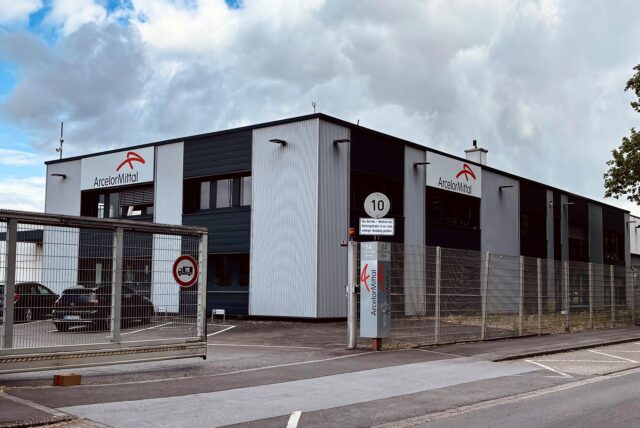 Die Verwaltung von Arcelor Mittal Dortmund in Dortmund-Marten. Die Büros sind größtenteils bereits verlassen.