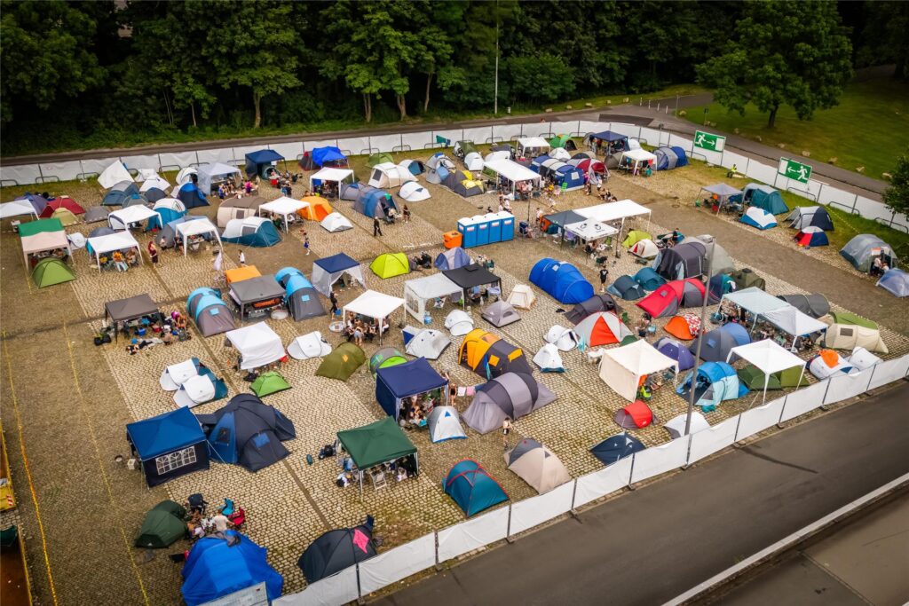 Der Zeltplatz des Festivals auf dem Gelände des TSC Eintracht öffnet in diesem Jahr erst am Freitag.