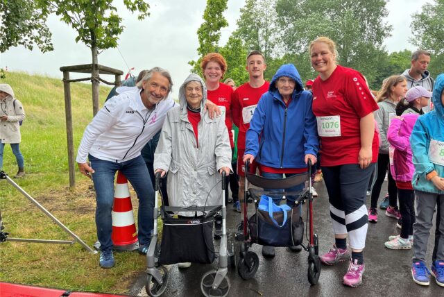 Läufer beim dritten Brustkrebslauf in Dorsten