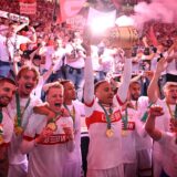 Chris Führich (3.v.l.) aus Castrop-Rauxel hat am Samstag (24. Mai) den DFB-Pokal mit dem VfB Stuttgart gewonnen.