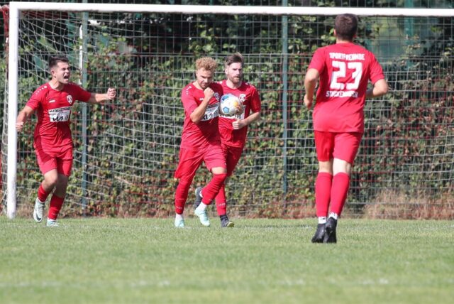 Stukenbuschs Maximilian Kadura war ein sicherer Elfmeterschütze beim 3:0-Sieg gegen Borussia Ahsen (Foto Archiv).