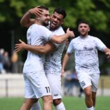 Mert Tirkiz, Samet Kalayci und Ömer-Can Acar (im Hintergrund) bejubeln hier den Treffer zum wichtigen 4:1 für den FC 26 gegen SW Meckinghoven