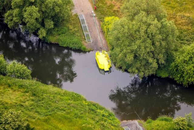 Die Lippefähre Maifisch auf der Lippe aus der Luft betrachtet