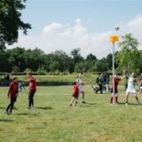 Junge Menschen spielen im Emscherland in Recklinghausen Korfball