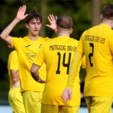 Spieler von Mengede 08/20 jubeln.