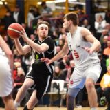 Lennard Kaprolat am Ball