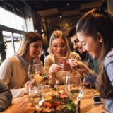 Menschen beim Essen