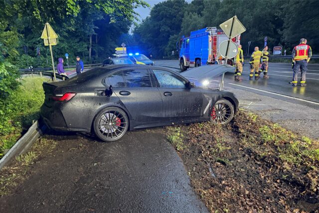 Am Dienstagabend (27.05.) verunfallte ein hochwertiger und hoch motorisierter PKW in Haltern am See.